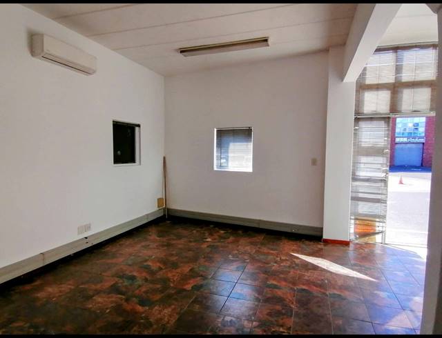 296M² WAREHOUSE TO LET IN BEACONVALE